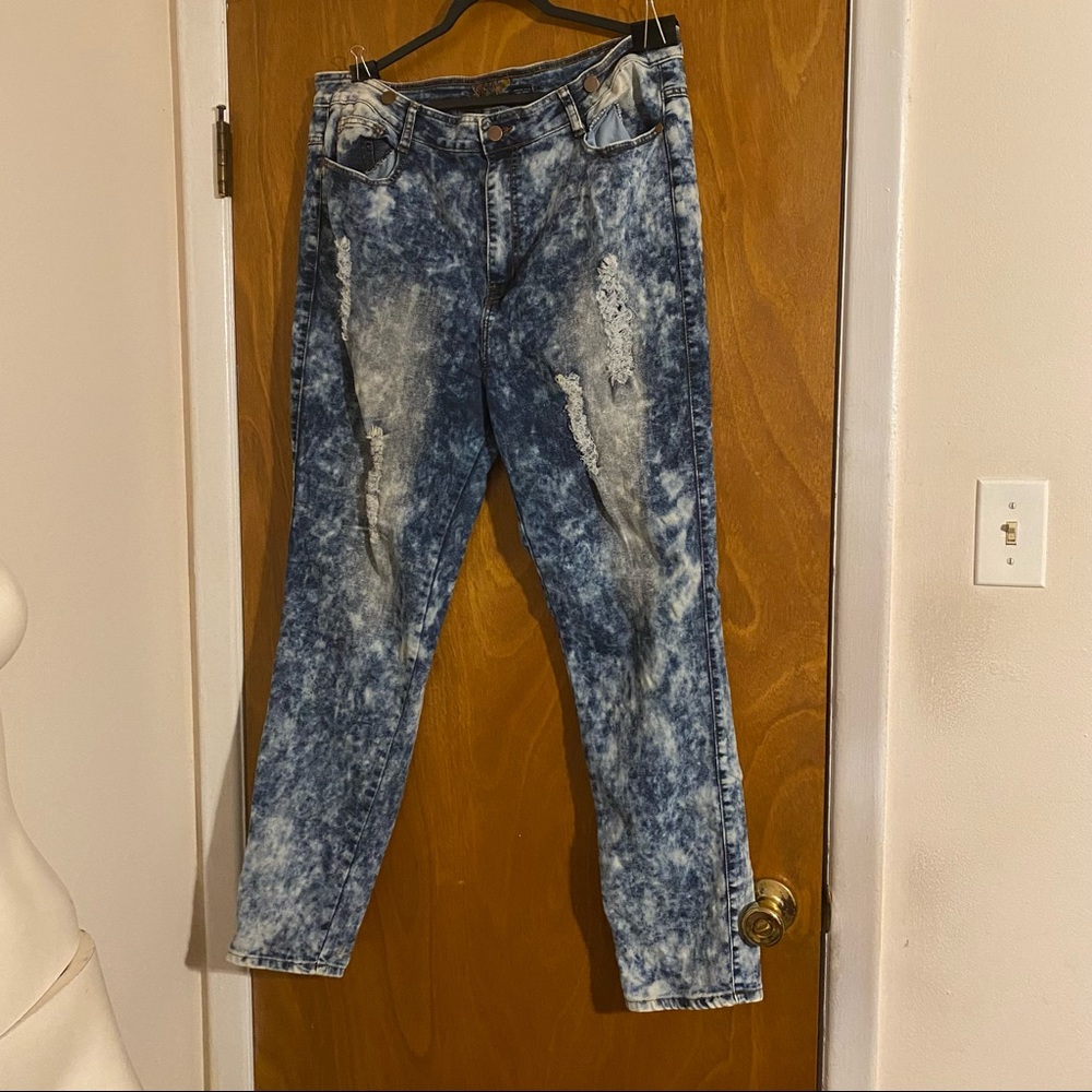 VIP distressed jeans size 21/22